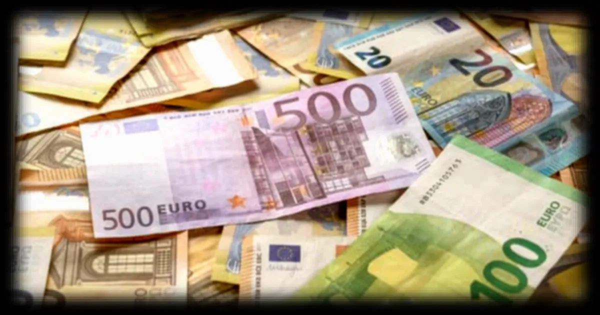 L'Union européenne plafonnera les paiements en espèces en 2027 pour lutter contre le blanchiment d'argent