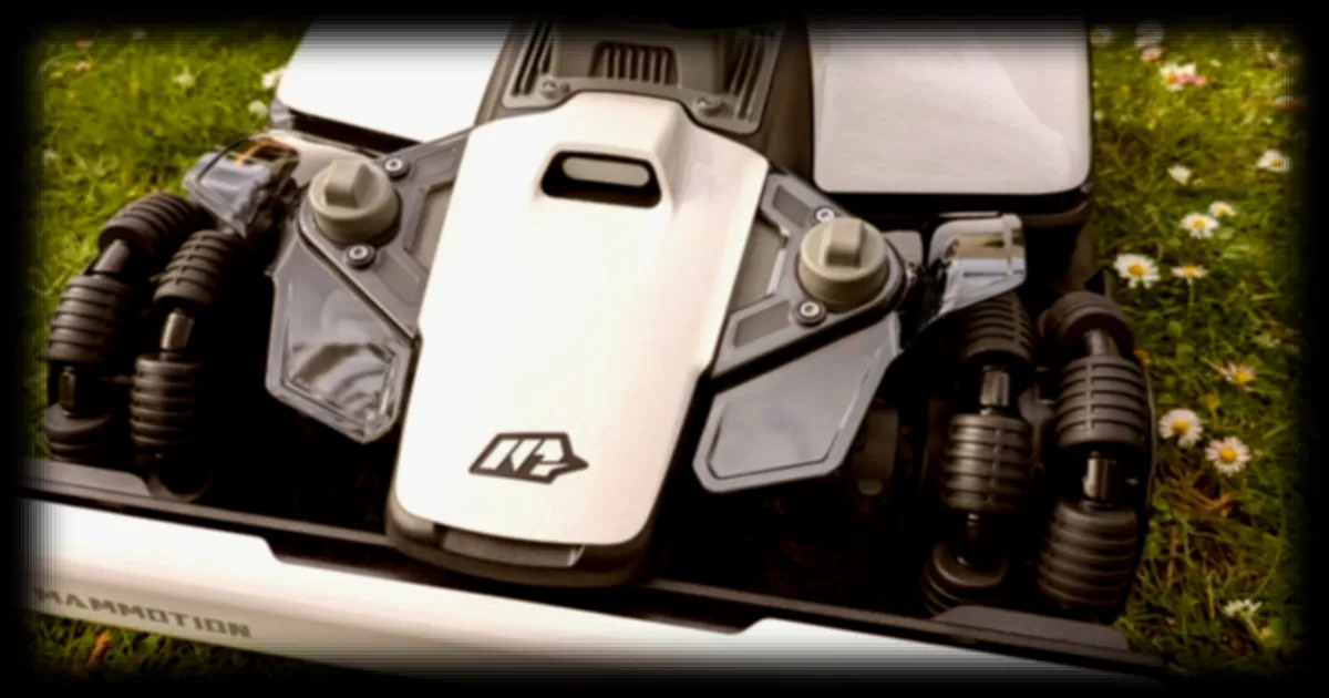 Mammotion Luba Mini 2 AWD : un robot tondeuse qui promet de révolutionner l'entretien des bordures
