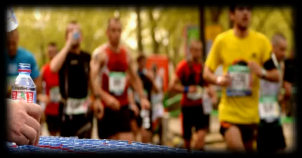 Marathon de Paris 2026 : Précisions sur les ravitaillements en eau et frustrations des coureurs