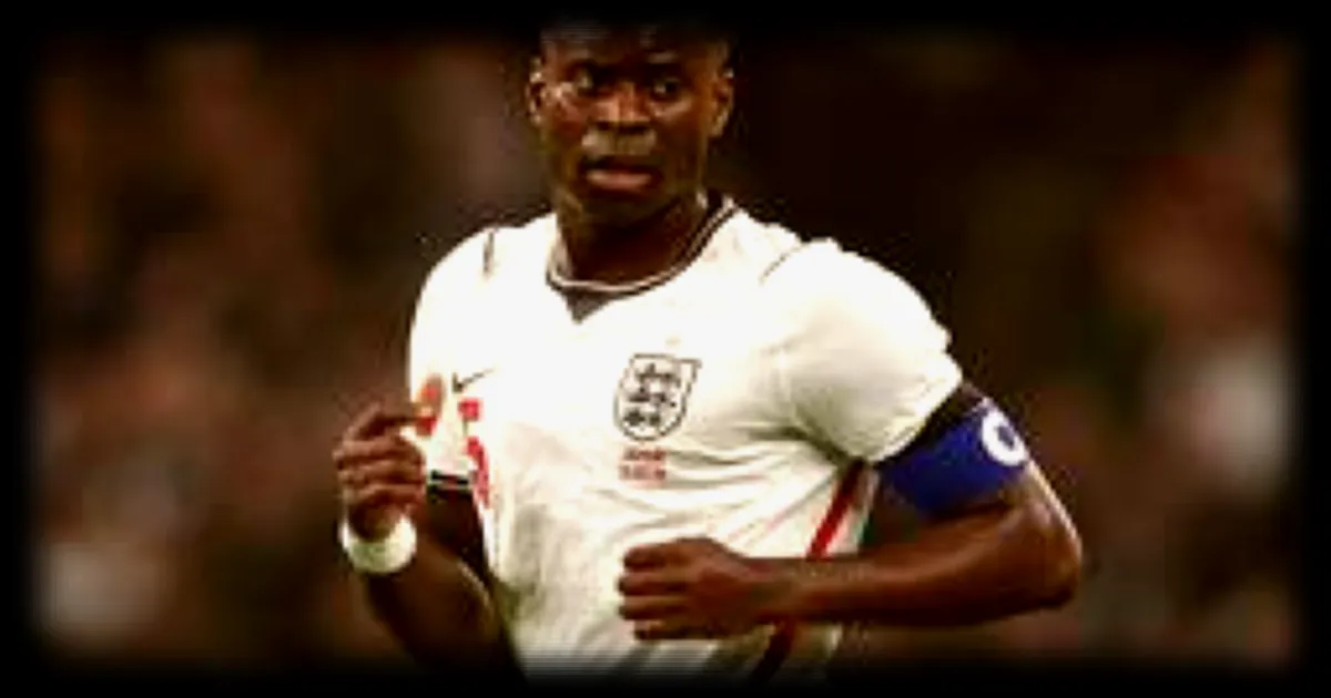 Marc Guéhi encourage calme et solidarité après la défaite de l'Angleterre face au Japon