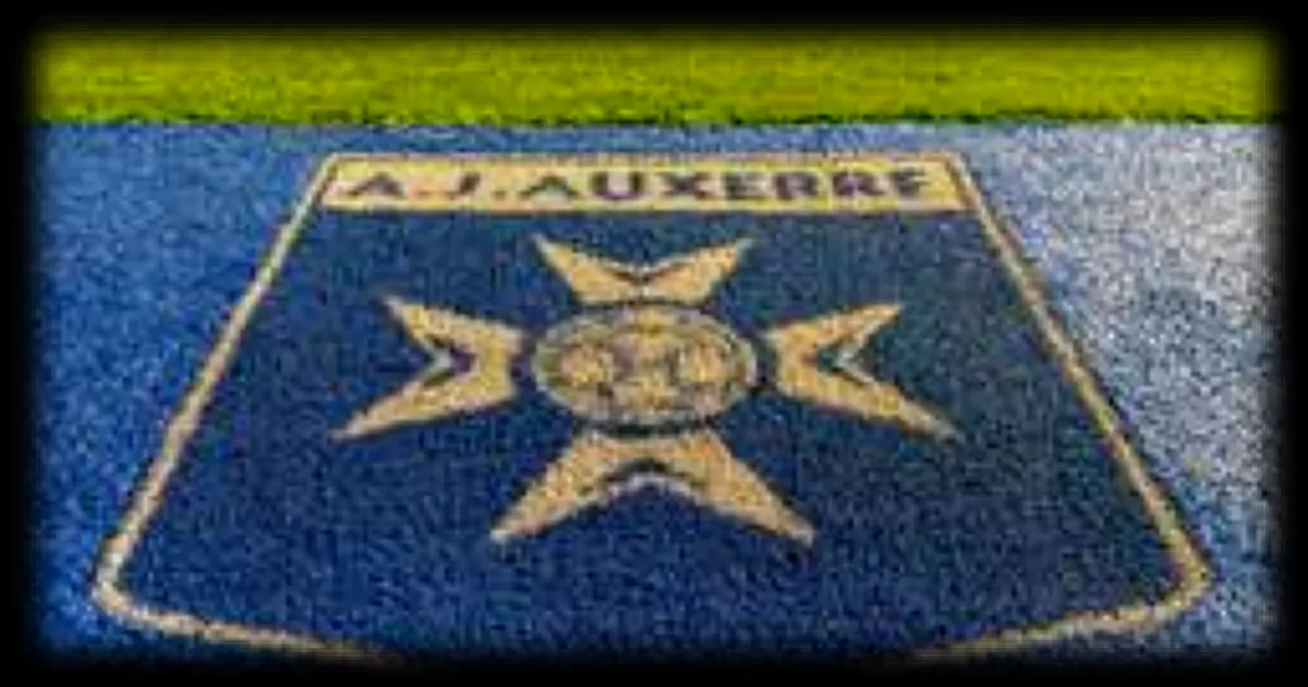 Mathieu Debain, le nouveau maire d'Auxerre, kinésithérapeute de l'AJA