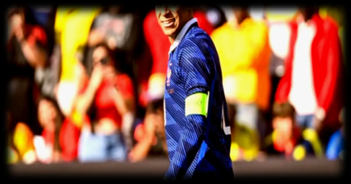 Mbappé juge le poste de défenseur central comme le plus simple à occuper — une analyse qui a fait rire toute l’émission