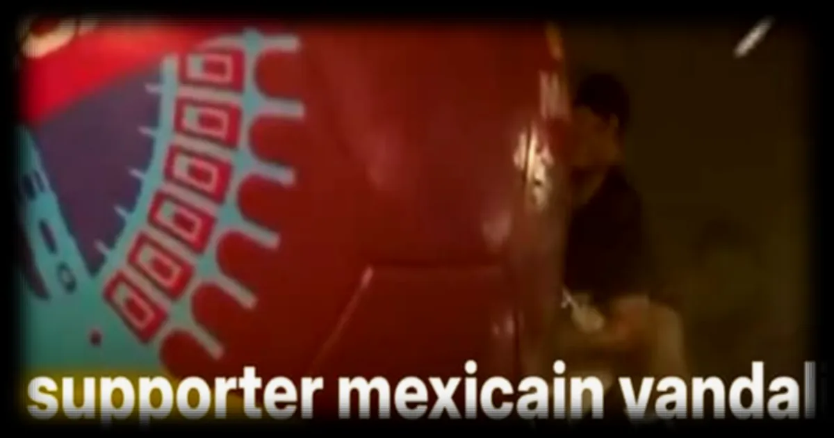 Mondial 2026 : un supporter mexicain arrêté après avoir vandalisé un ballon géant de décoration