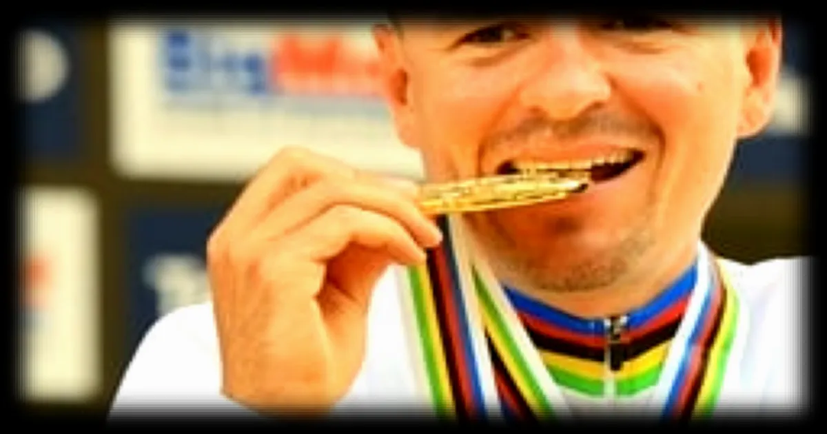 Mondiaux de VTT : Tom Pidcock sacre champion du monde et dédie son titre à Finlay Tarling