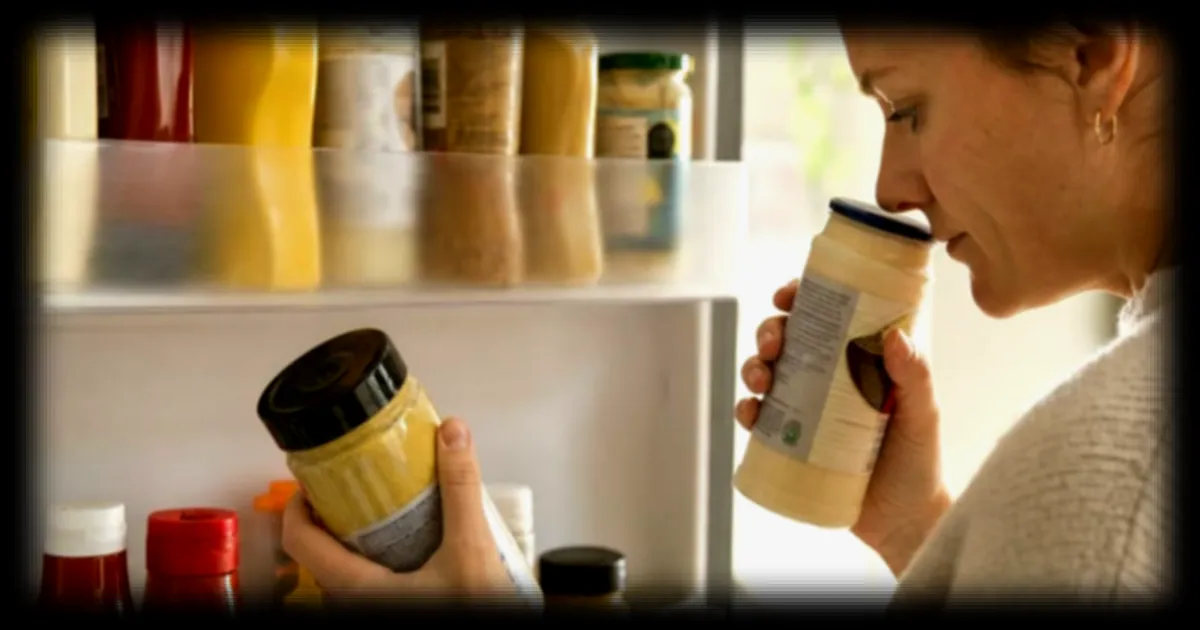 Moutarde, ketchup, mayo… combien de temps garder ces condiments ouverts au frigo sans risque ?