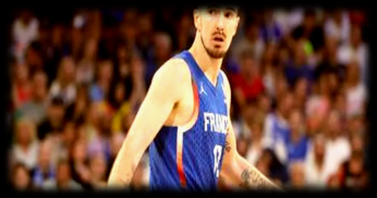 Nando De Colo, ancien international français, annonce sa retraite après une brillante carrière en basket