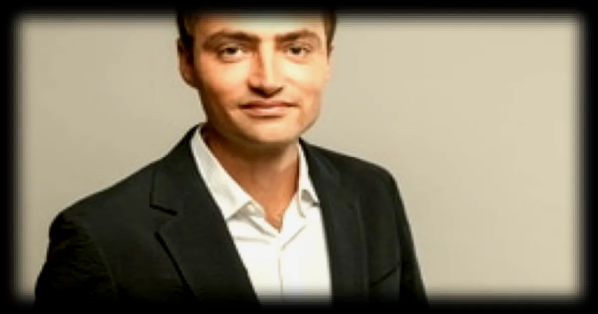 Nathan Devers remplace Arthur Chevallier à la chronique de « C ce soir » sur France 5