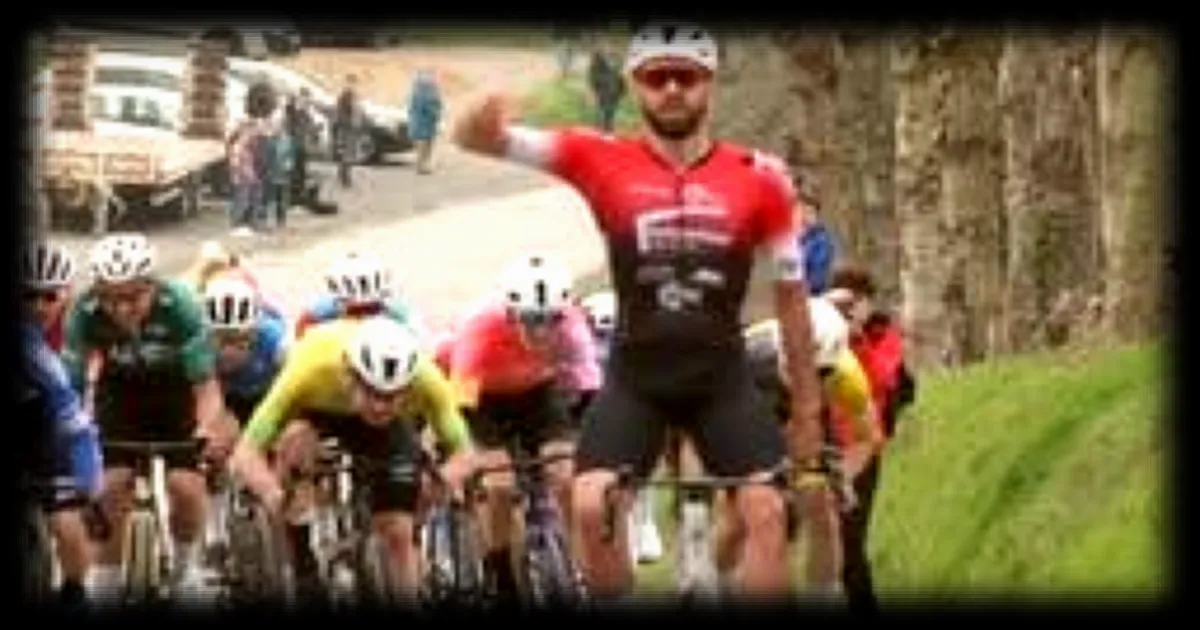 Nelson Daniel remporte la course cycliste à Louvigné-du-Désert