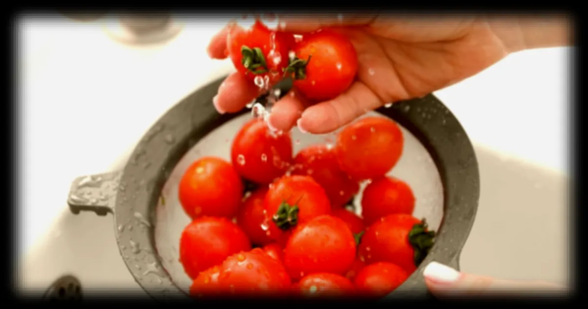 Nettoyer ses fruits et légumes au vinaigre blanc : la méthode recommandée par une cheffe américaine