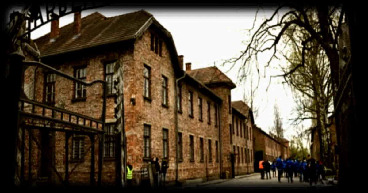 Neuf jeunes américains et canadiens arrêtés en Pologne pour être entrés sans autorisation dans le camp d'Auschwitz