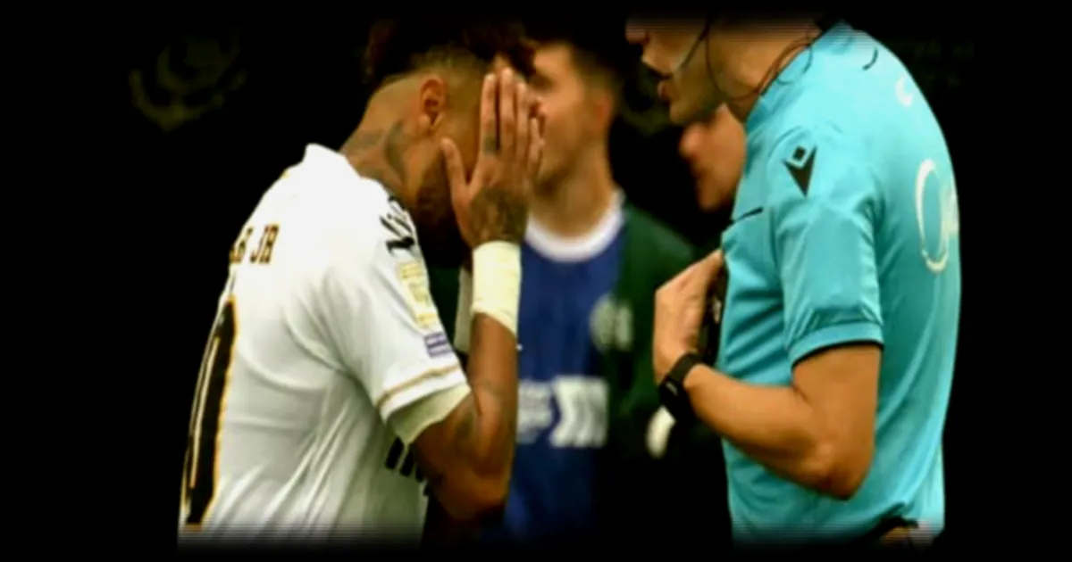 Neymar remplacé par erreur lors du Santos-Coritiba : l'incompréhension entre sur le terrain