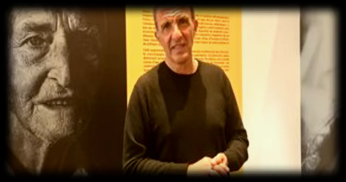 Nikos Aliagas expose les visages des aînés au Musée de l'Homme à Paris