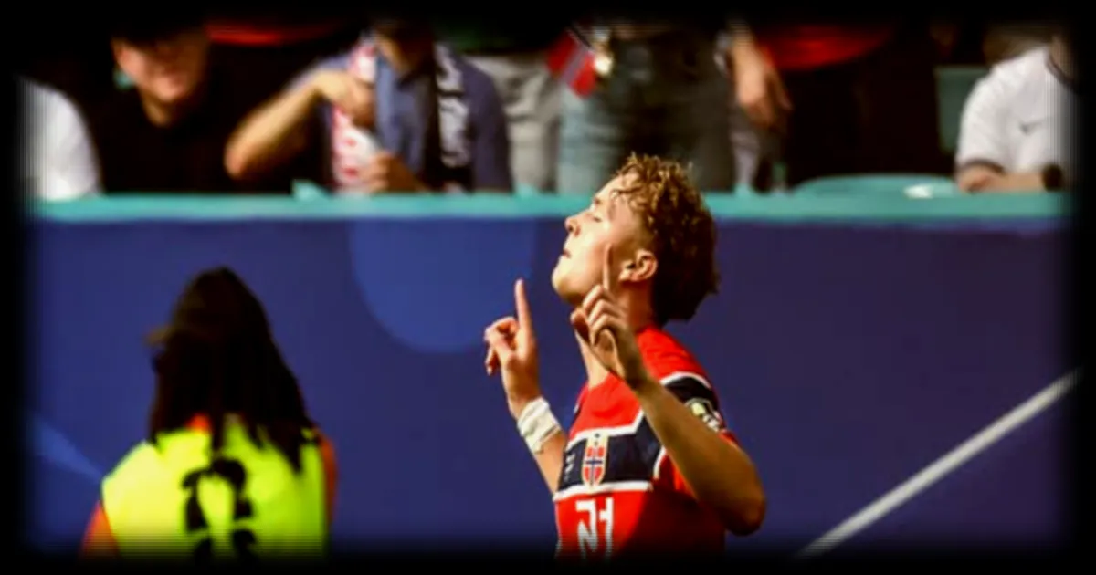 Norvège-Angleterre : le but extraordinaire d'Andreas Schjelderup en vidéo