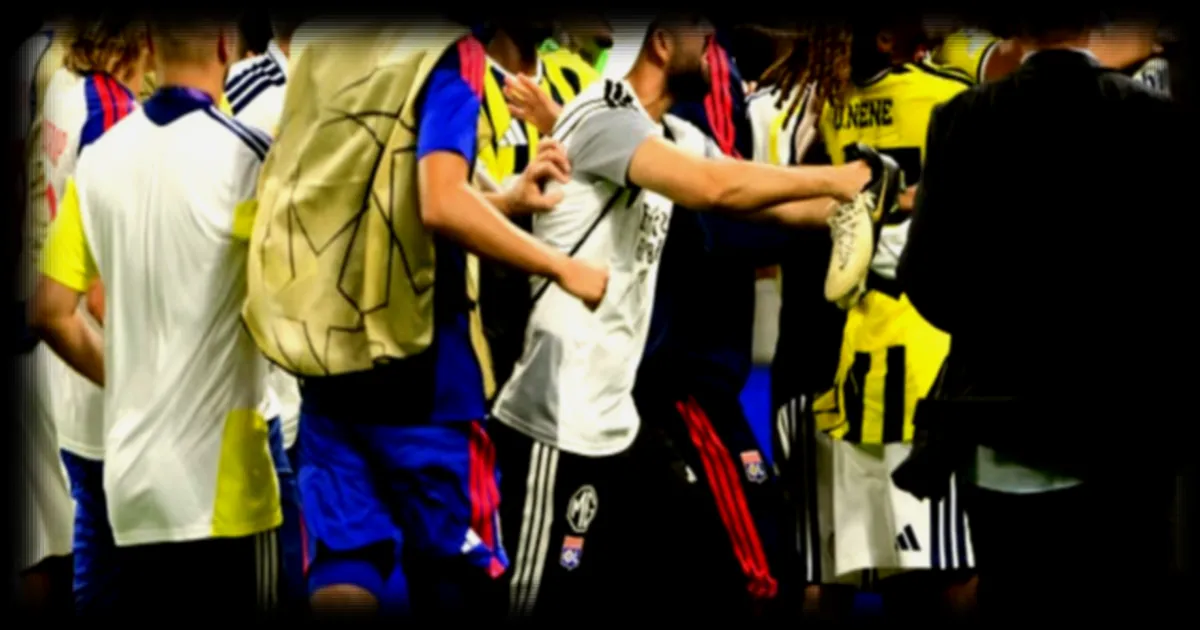 OL-Fenerbahçe : les deux clubs visés par une enquête disciplinaire de l'UEFA après les graves incidents du Groupama Stadium