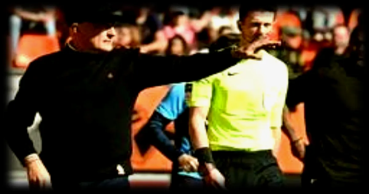 Olivier Pantaloni ému par l'hommage des supporters lors de son premier match au Moustoir depuis l'annonce de son départ