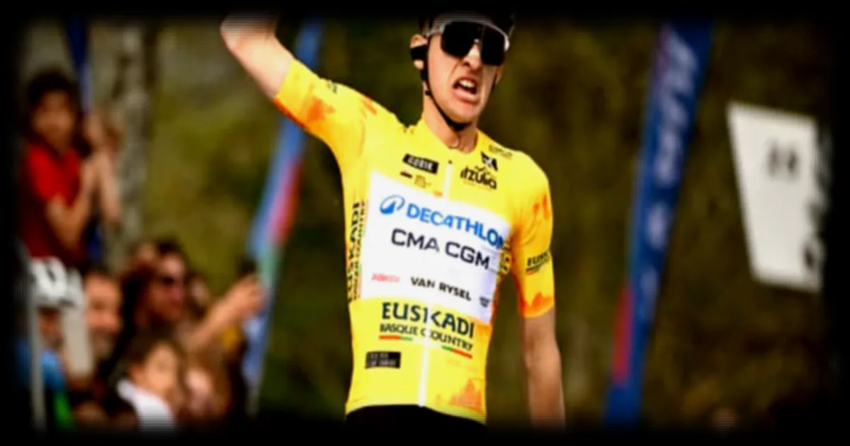 Paul Seixas, la pépite du cyclisme français, au centre d'une rumeur impliquant Emmanuel Macron