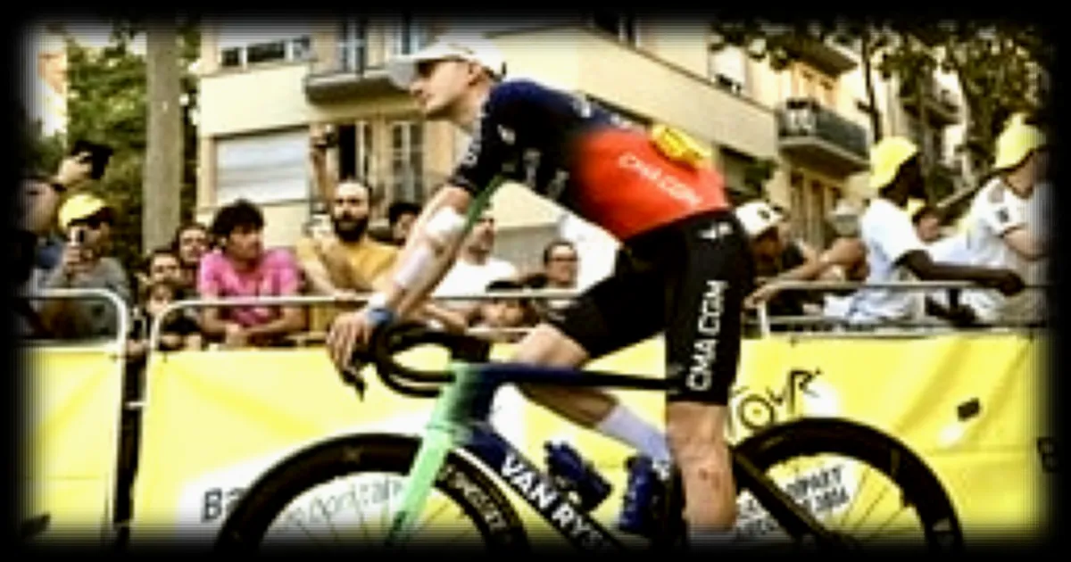 Paul Seixas, un nouveau venu au Tour de France avec un dossard chargé d'histoire