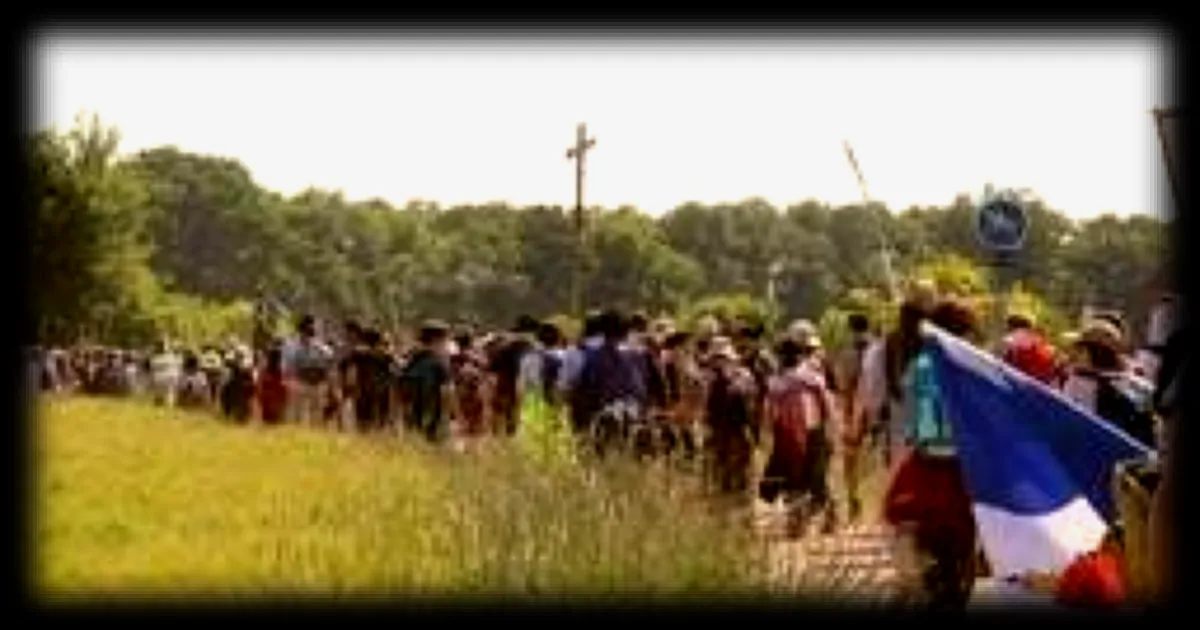 Pèlerinage traditionaliste Paris-Chartres : plus de 20 000 participants pour la 44e édition