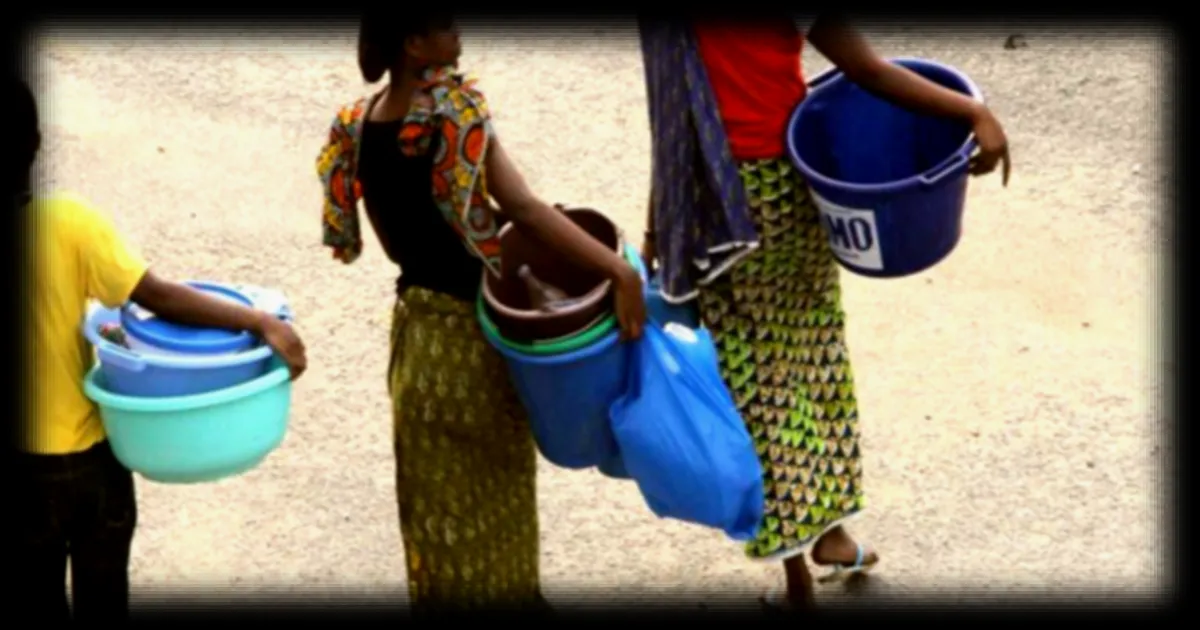 Pénurie d’eau au nord d'Abidjan : les habitants éreintés par la recherche quotidienne de l'eau potable