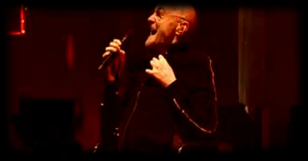 Phil Collins: Comment l'alcoolisme l'a poussé aux portes de la mort en 2024