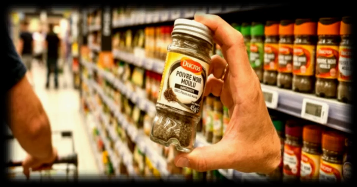 Poivre moulu : comment repérer un produit frelaté grâce à l’étiquette ?