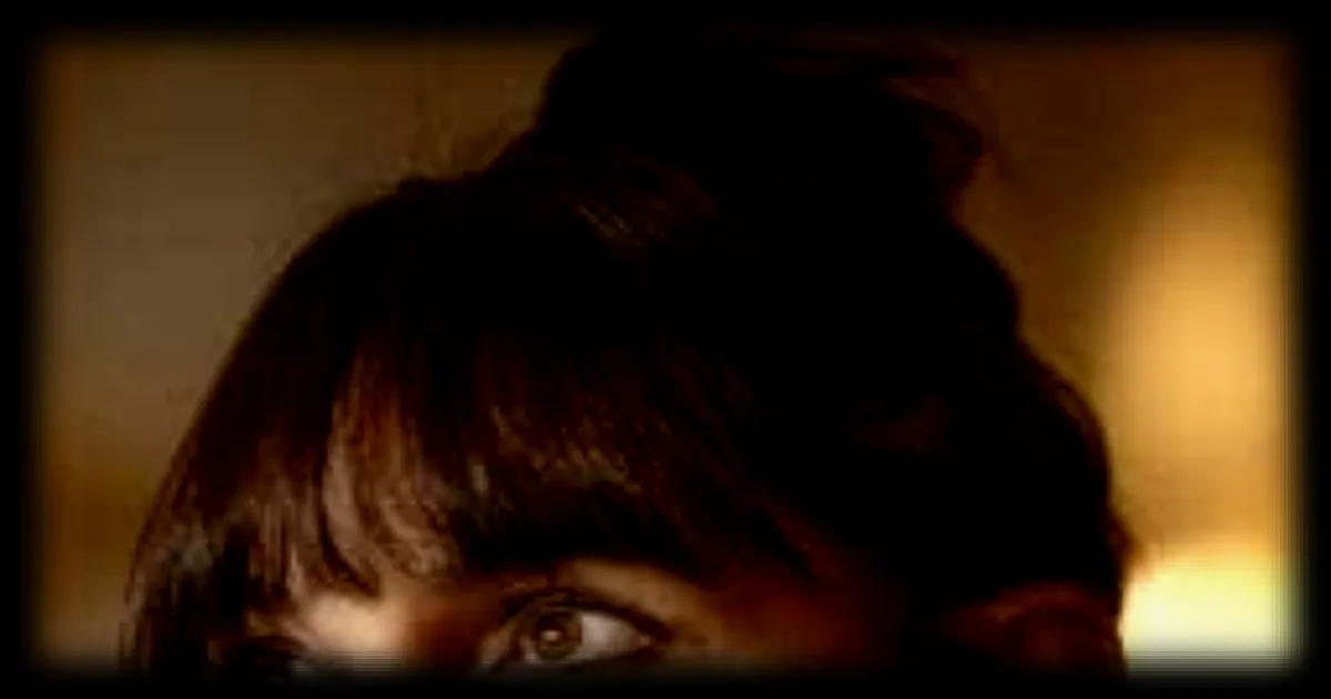 Portrait de Mathilde Beaussault : une romancière bretonne inspirée par les souvenirs et les odeurs