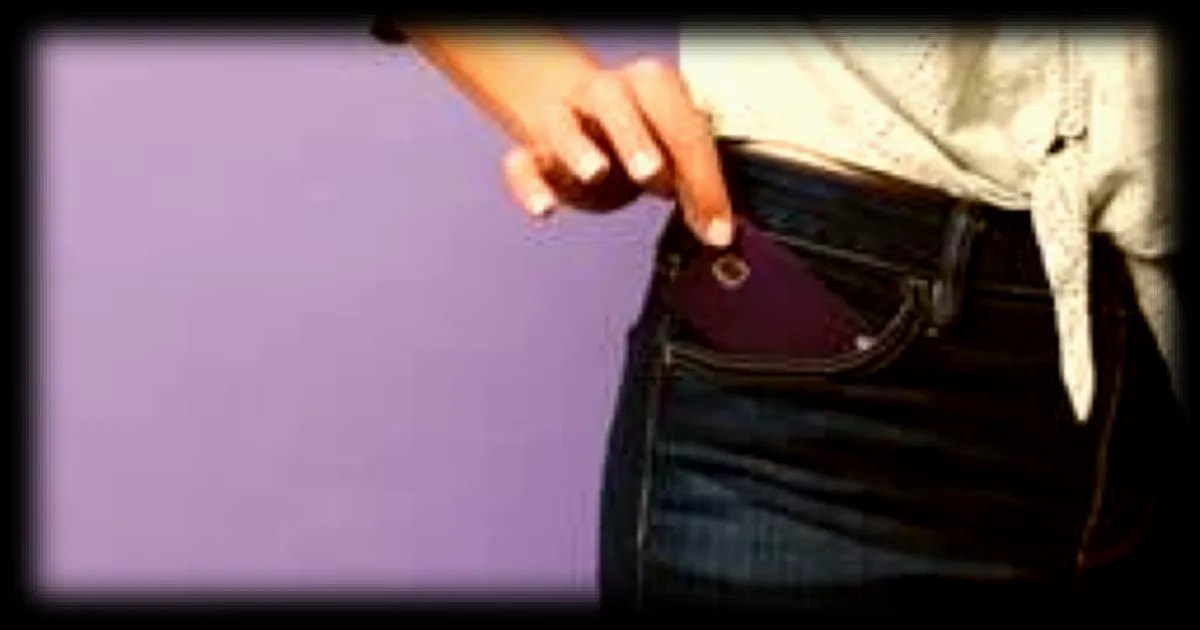 Pourquoi les poches des jeans féminins sont-elles plus petites que celles des jeans masculins ?