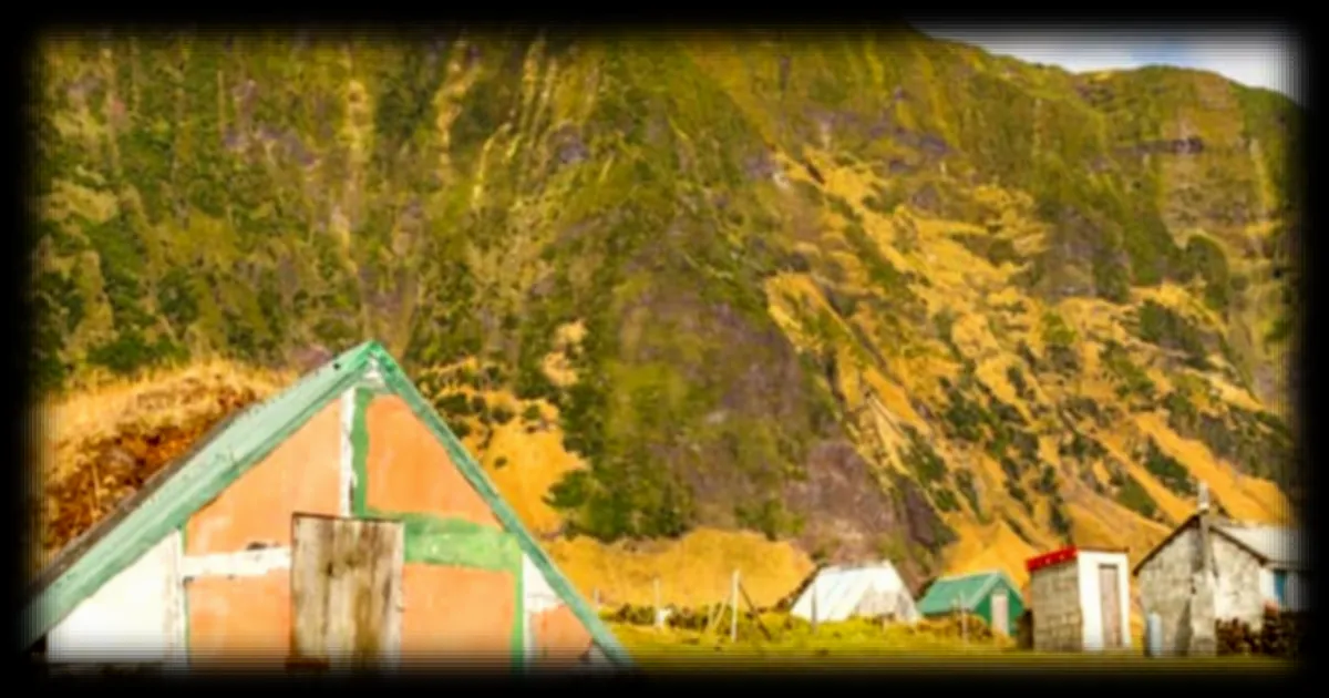 Première intervention parachutée : des militaires britanniques secourent un malade sur l'île isolée de Tristan da Cunha