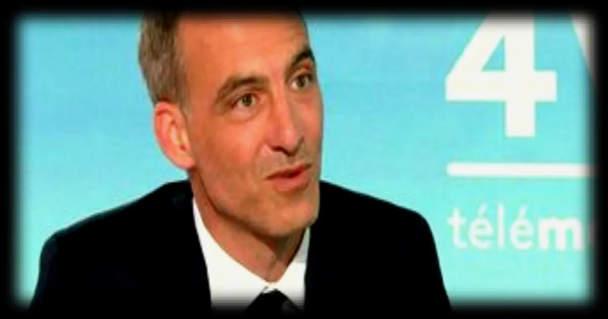 Présidentielle 2027 : Raphaël Glucksmann critique l'absence de primaire à gauche et défend une ligne réformiste