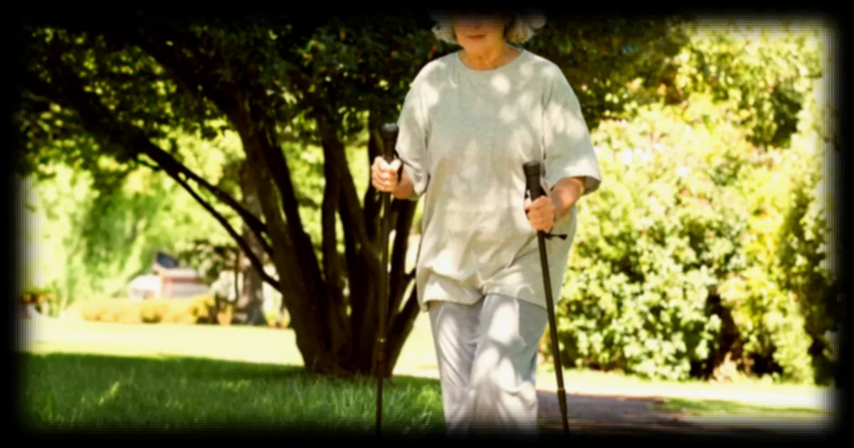 Prévenir l’arthrose des genoux : un rhumatologue partage une habitude quotidienne simple et efficace