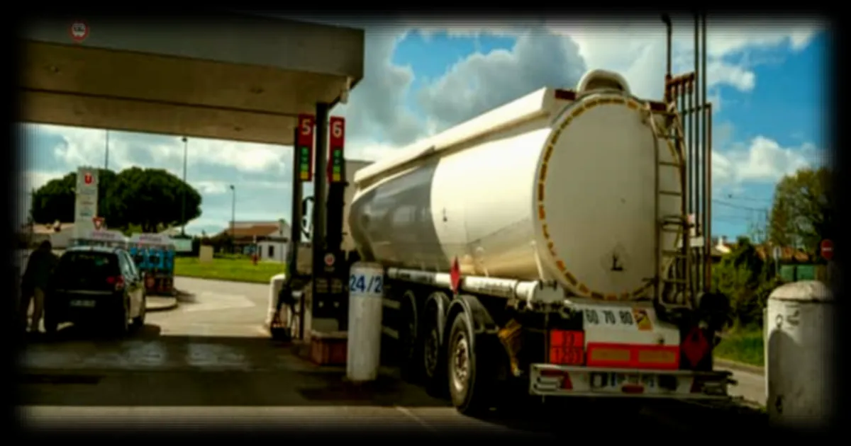 Prévenir tout risque de perturbation des approvisionnements en carburants : les camions-citernes pourront rouler les week-ends jusqu'au 11 mai