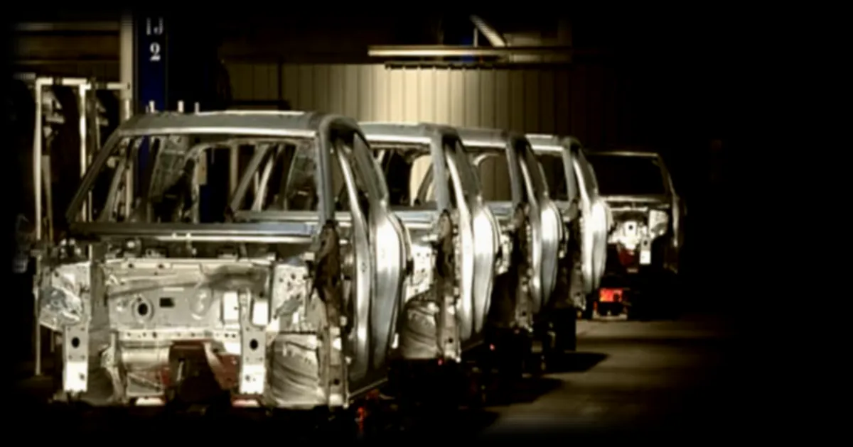 Production automobile en France : chute de 63% depuis 2006, mais le virage électrique redessine l'avenir