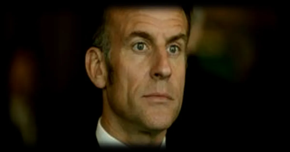 Propos racistes sur CNews : l'entourage d'Emmanuel Macron défend le président