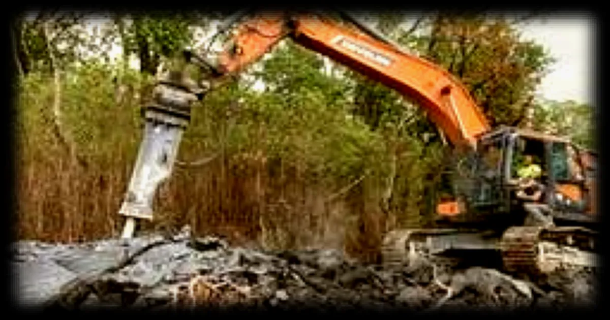 Reconstruction de la route engloutie par l'éruption du piton de La Fournaise à La Réunion