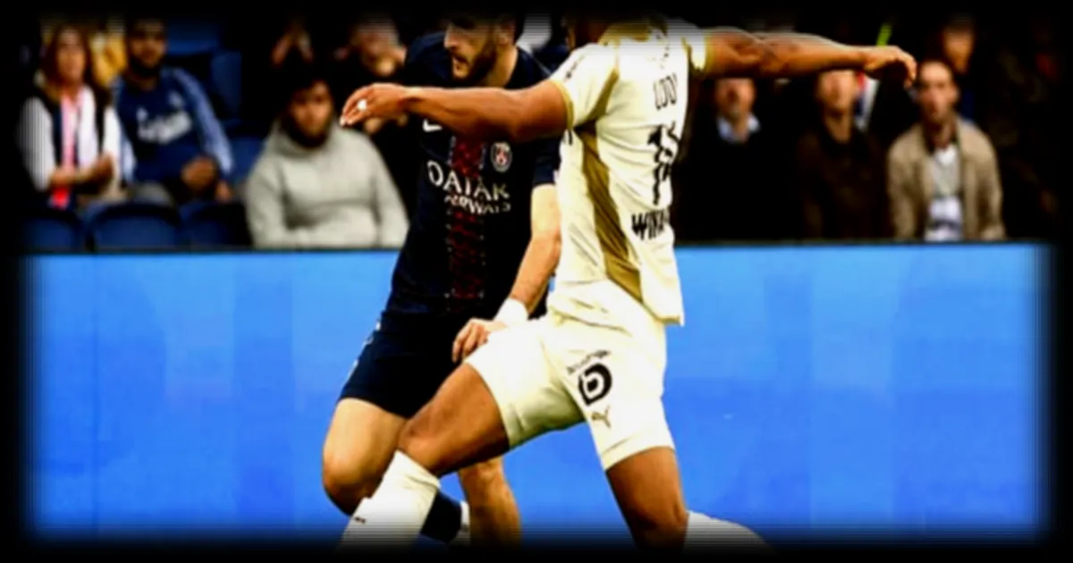 Refus du report du match Lens-PSG : la pétition de Rothen s'enflamme