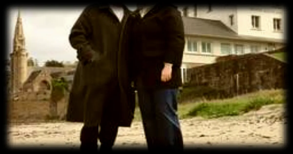 Rénovation de l'Hôtel de la Plage à Saint-Michel-en-Grève : un frère et une sœur bretons relancent un joyau du tourisme local