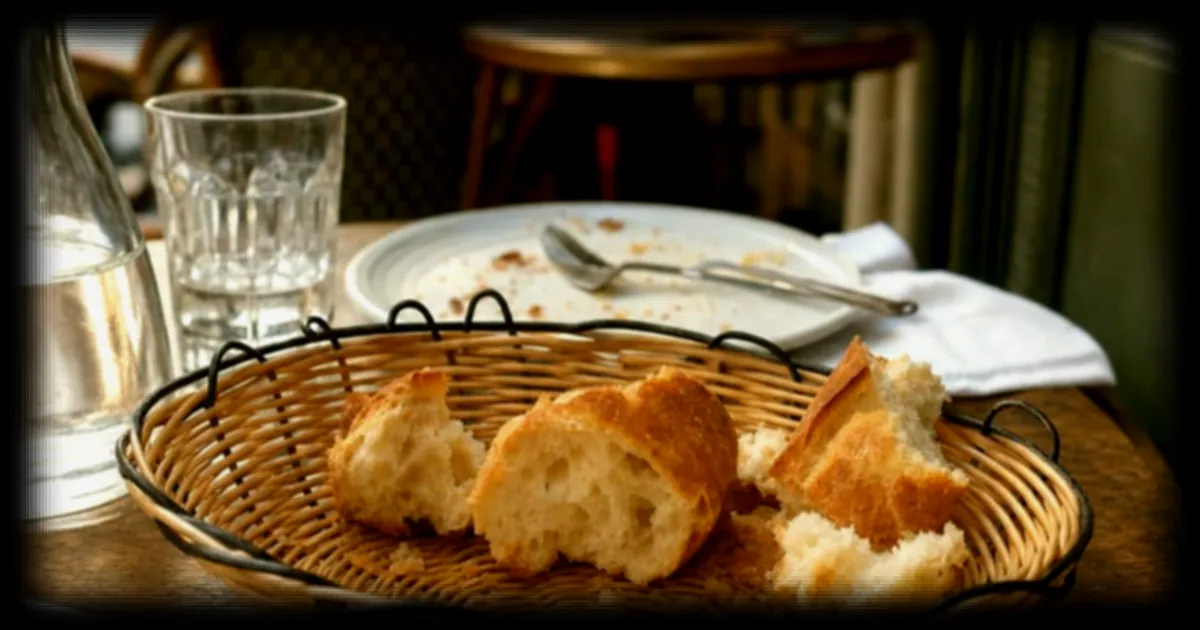 Restauration : que deviennent vraiment les restes de pain dans les restaurants ?