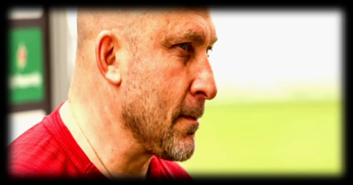 Retour imminent de Pierre Mignoni au RCT : vers une gestion renouvelee pour eviter les alertes de sante