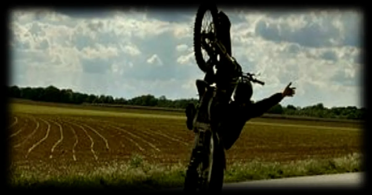 Rodéos sauvages dans l'Oise : un maire et des agriculteurs dénoncent l'inaction de l'État face aux motocross illégaux