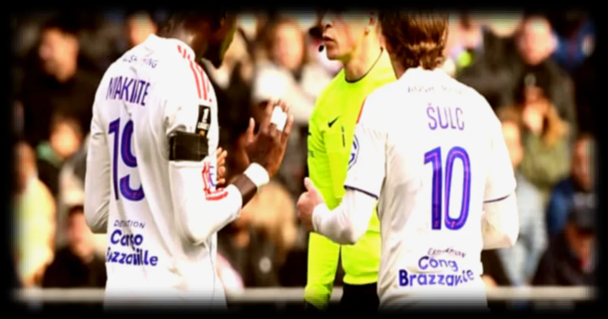 Saïd Ennjimi critique l'attitude des arbitres en Ligue 1 et appelle à plus de maîtrise et de cohérence