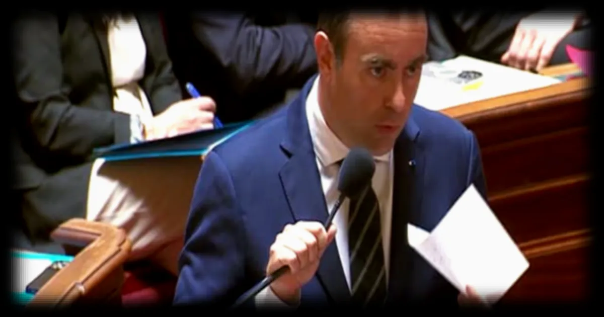 Sébastien Lecornu demande une baisse rapide des prix à la pompe, alignés d'ici le début de la semaine prochaine