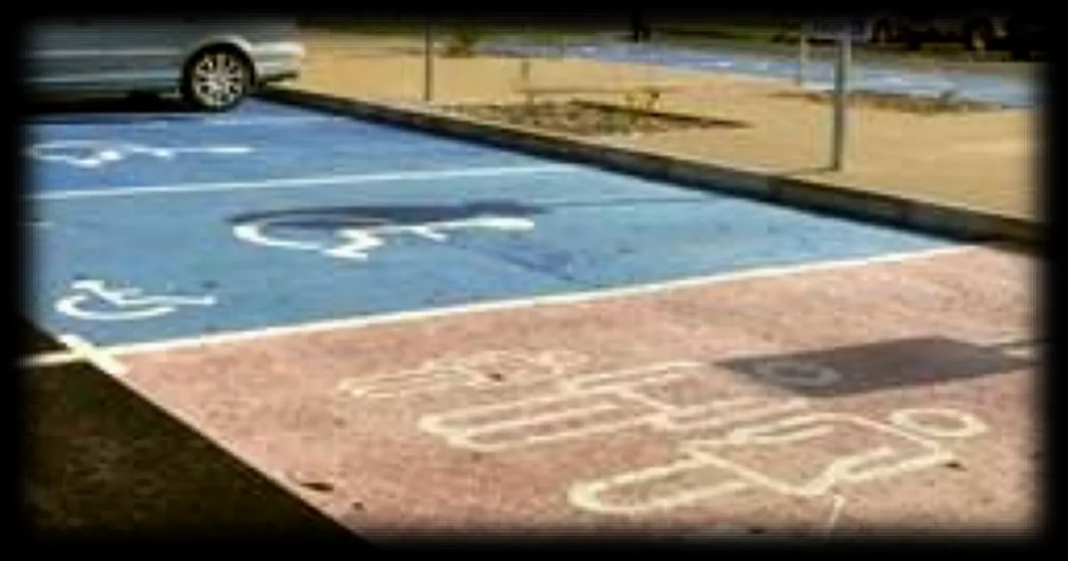 Stationnement sur les places réservées aux familles : quels sont les risques ? Explications