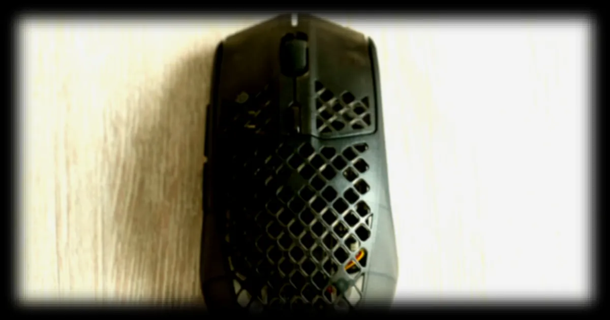 SteelSeries Aerox 3 Wireless Gen 2 : une souris gaming au design controversé mais des performances en net progrès