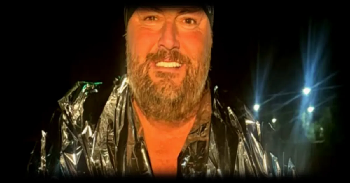 Stève Stievenart, alias « Le Phoque », réalise un nouvel exploit historique en reliant l'Uruguay à l'Argentine à la nage