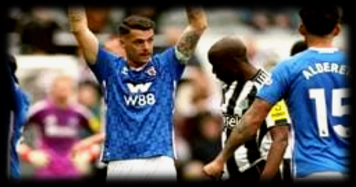 Sunderland s'impose à Newcastle et remporte les deux derbys de la saison