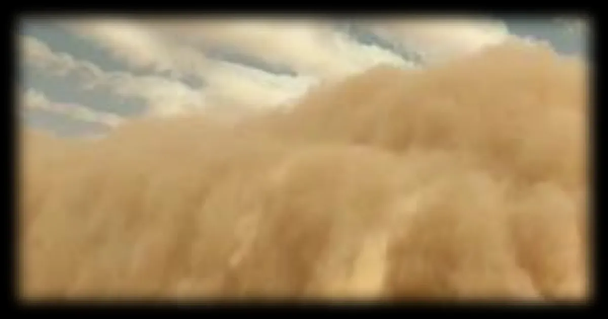 Tempête au Sahara : 1 600 km de mur de sable impressionnant se dirigeant vers les Canaries