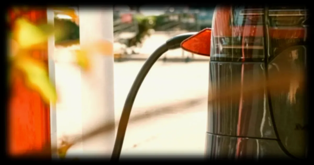 Tesla propose un an de recharge gratuite sur la Model 3 pour relancer des ventes en baisse au premier trimestre 2026