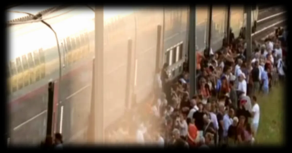 TGV bloqués près de Lyon après une panne électrique : des centaines de passagers livrés à eux-mêmes sous une chaleur étouffante