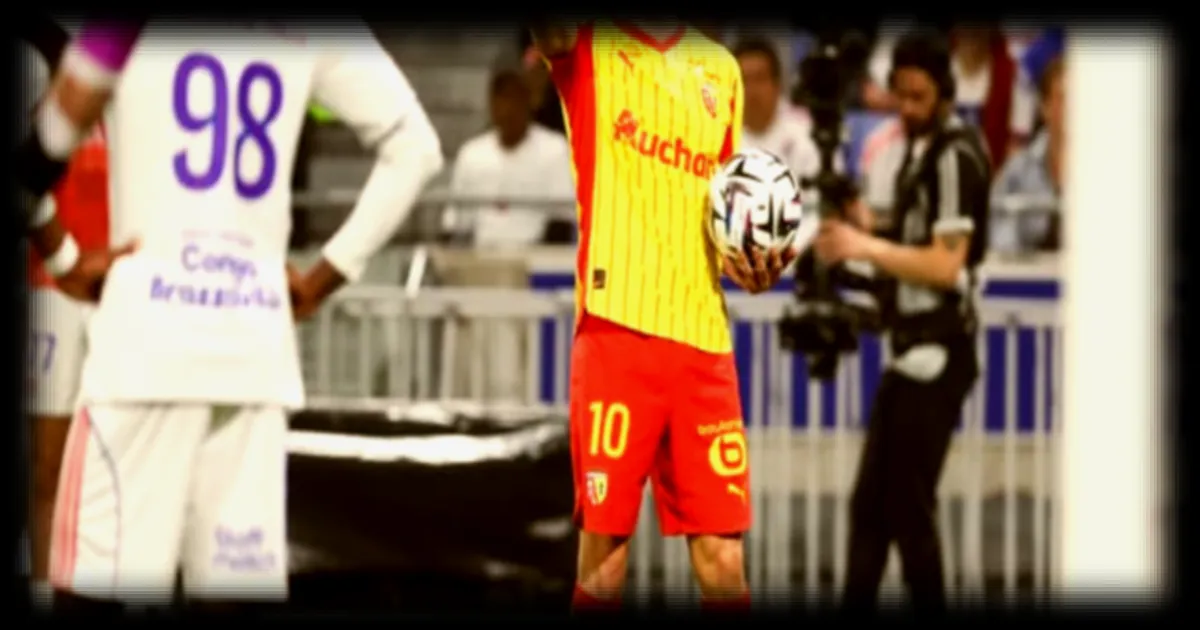 Thauvin provoque les supporters lyonnais après la large victoire de Lens au Groupama Stadium
