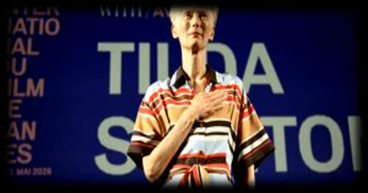 Tilda Swinton à Cannes : « Ne soyez pas snobs, voyez tout, tous les films »